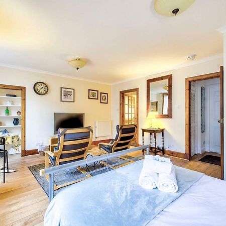 Joivy Royal Mile Apartment In Prime Location 에든버러 외부 사진