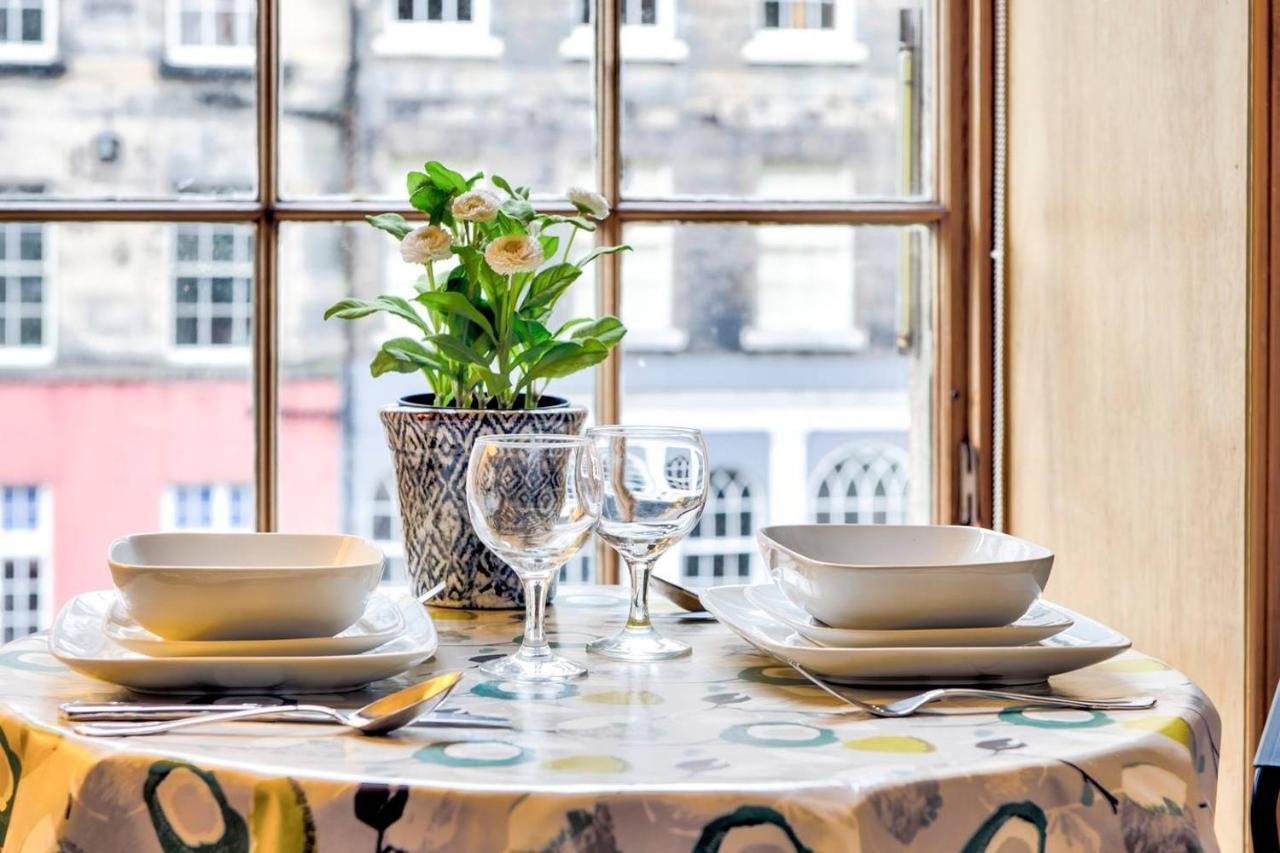 Joivy Royal Mile Apartment In Prime Location 에든버러 외부 사진