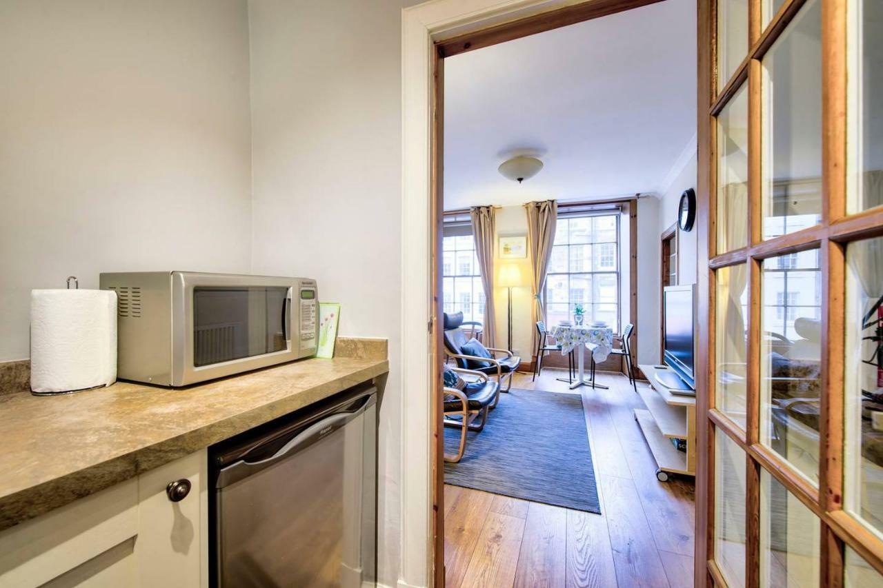 Joivy Royal Mile Apartment In Prime Location 에든버러 외부 사진