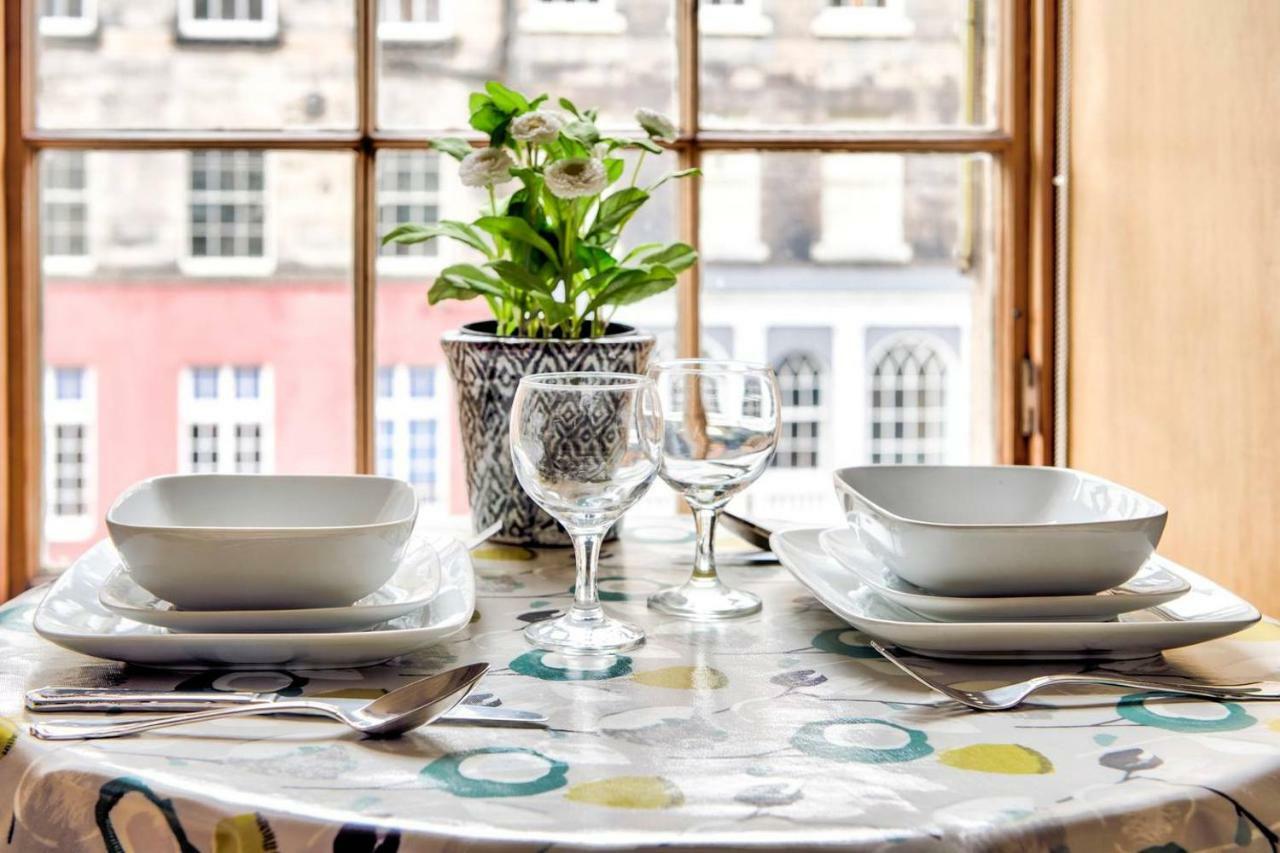 Joivy Royal Mile Apartment In Prime Location 에든버러 외부 사진